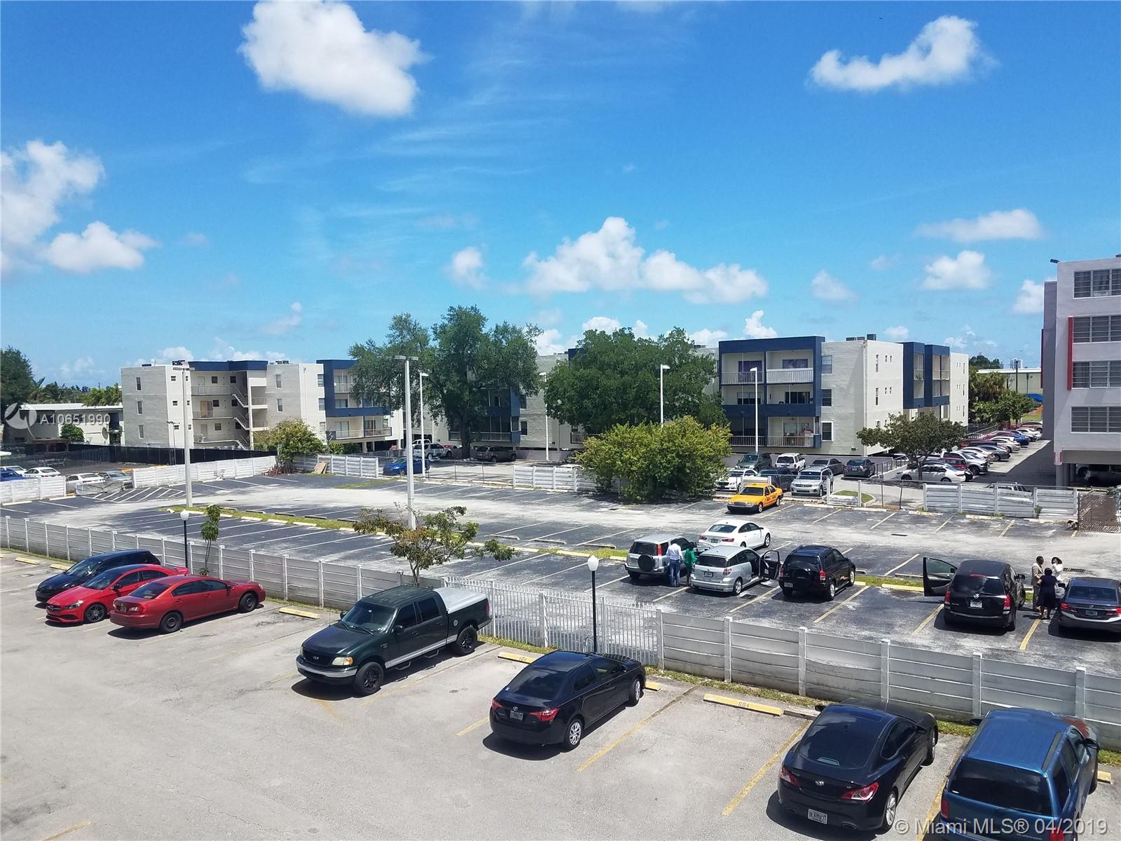 WINDWOOD CONDO - Residential