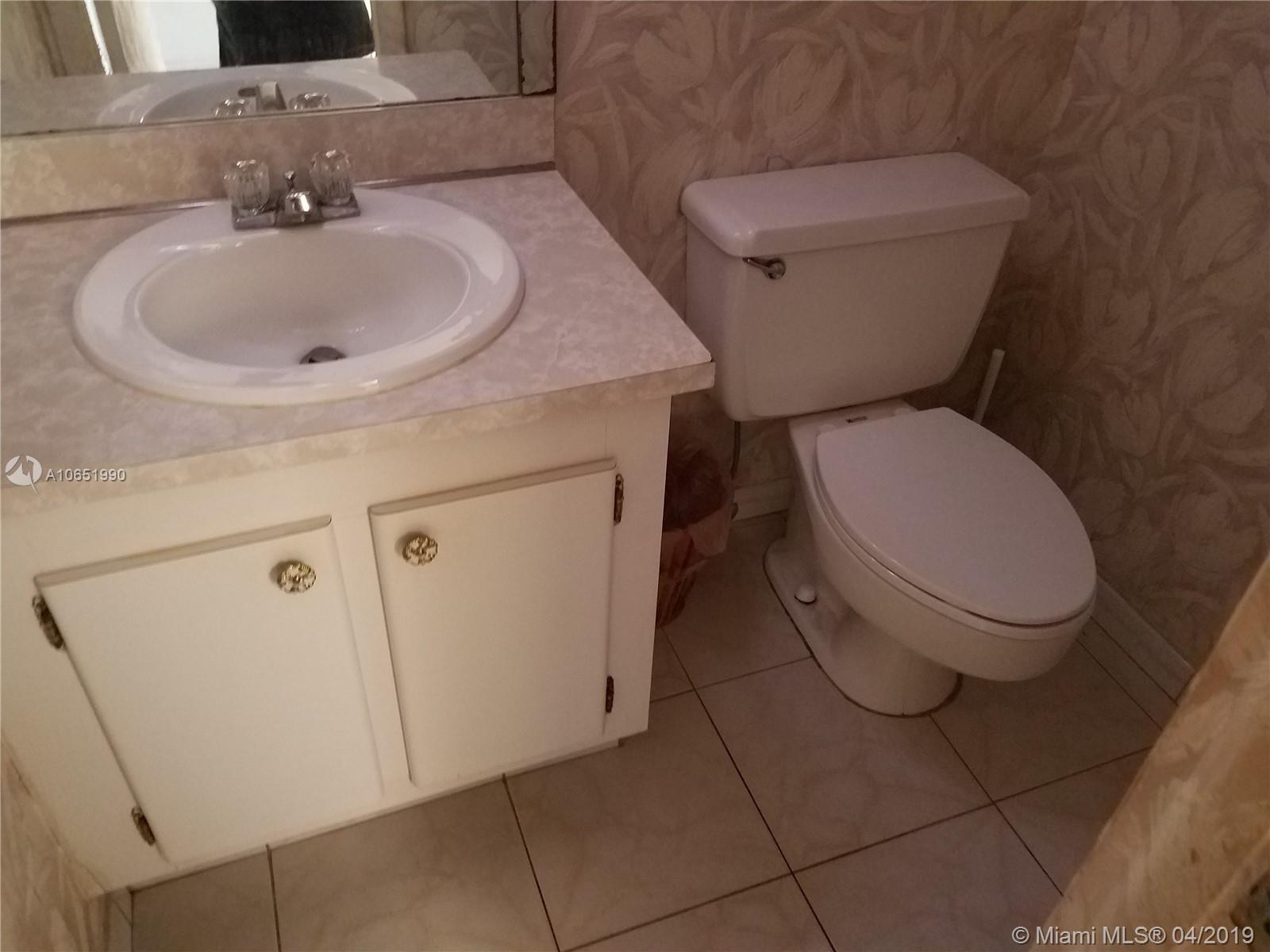 WINDWOOD CONDO - Residential