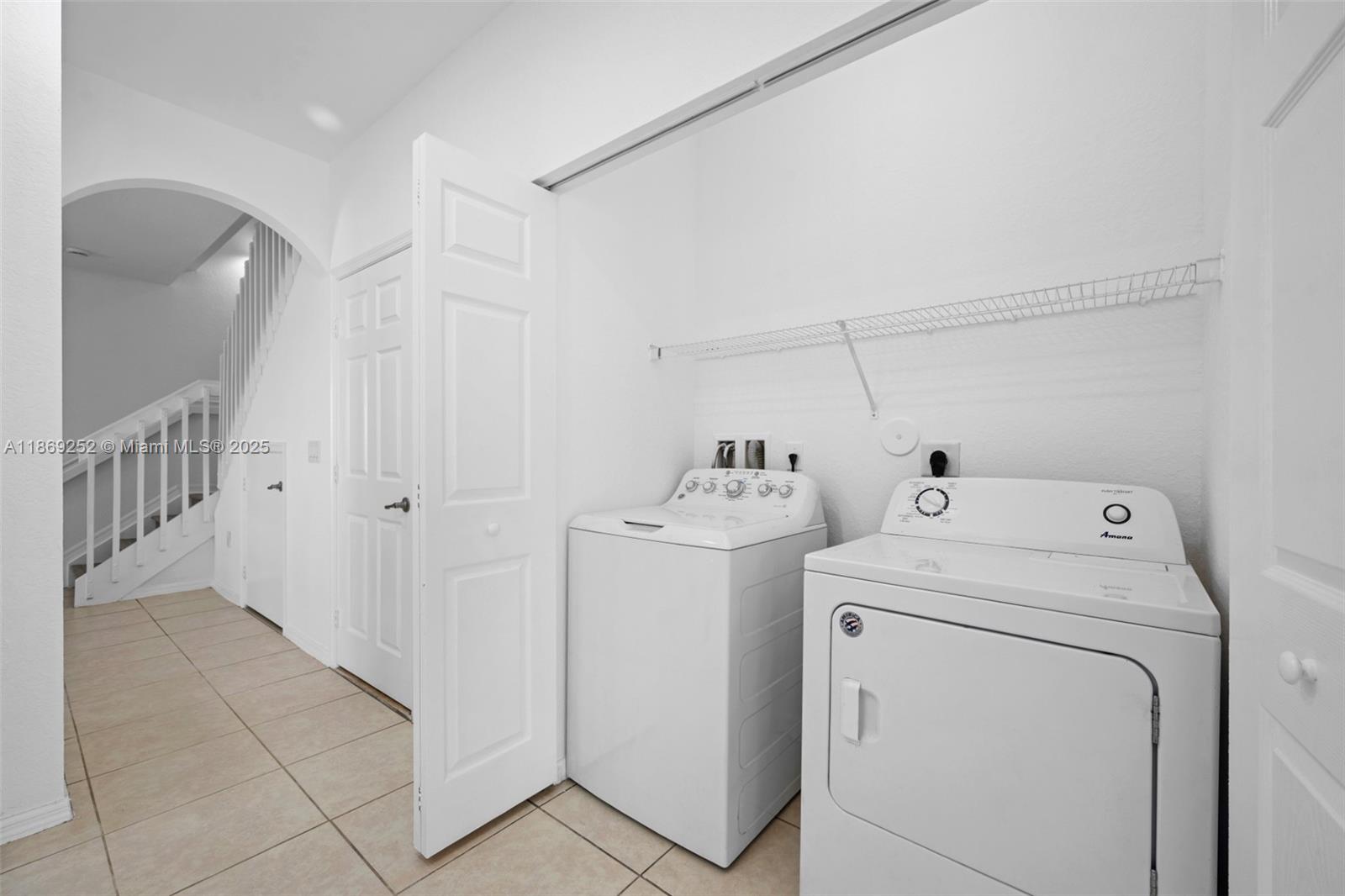 CAMBRIDGE PARK - Residential Lease