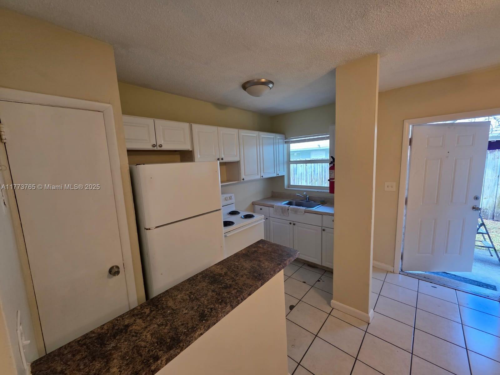 1812 Sw 11th Ct 2, Fort Lauderdale, Broward County, Florida - 1 Bedrooms  
1 Bathrooms - 