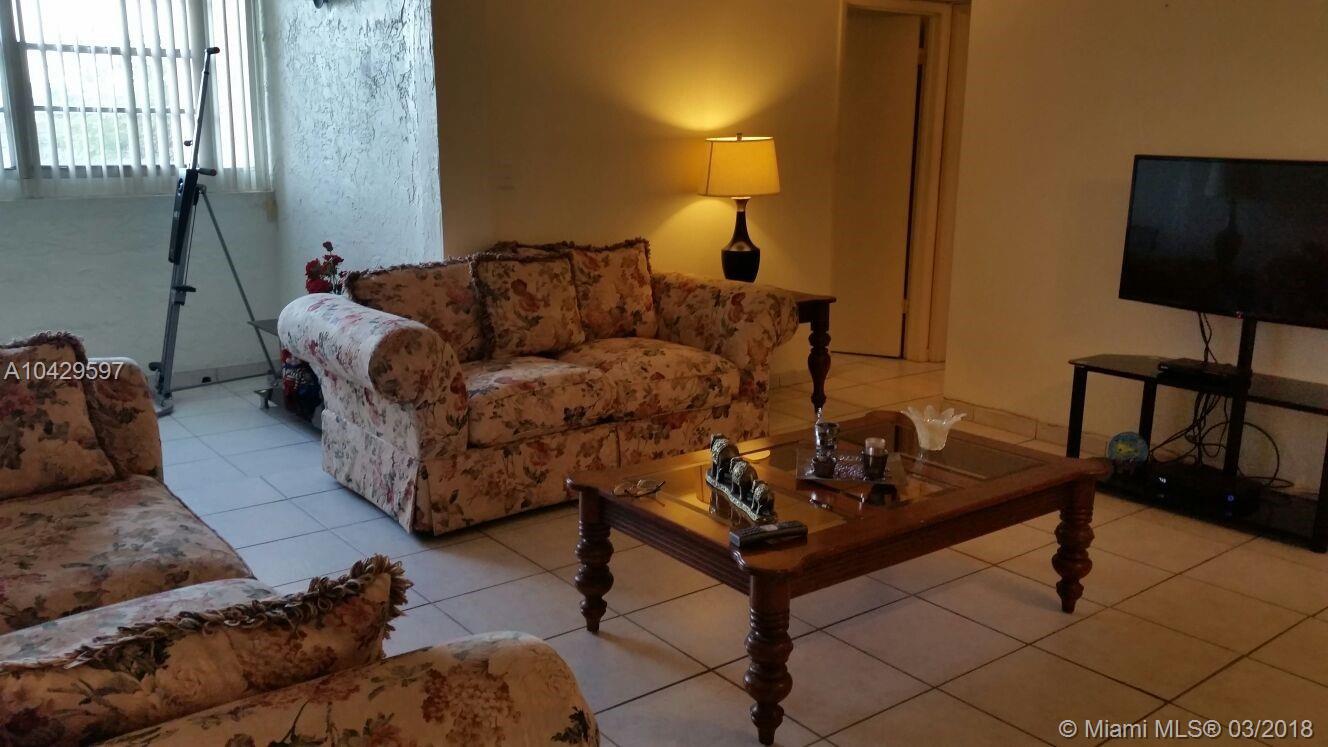 TWIN EXECUTIVE TOWERS CON - Residential Lease