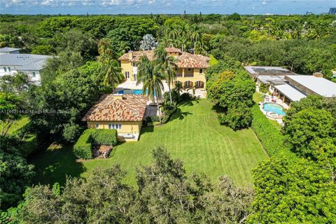 A home in Pinecrest