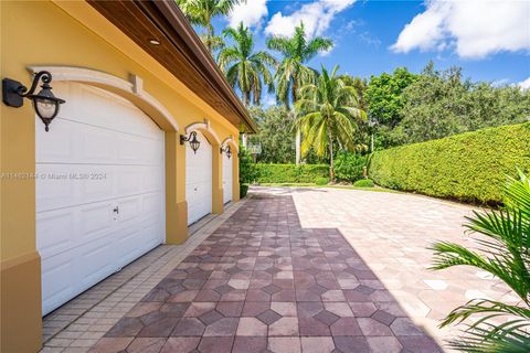 A home in Pinecrest