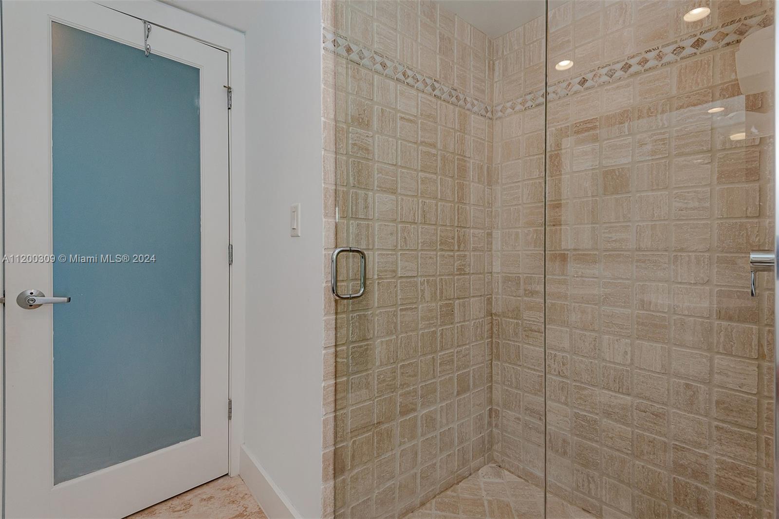 RONEY PALACE CONDO - Residential Lease