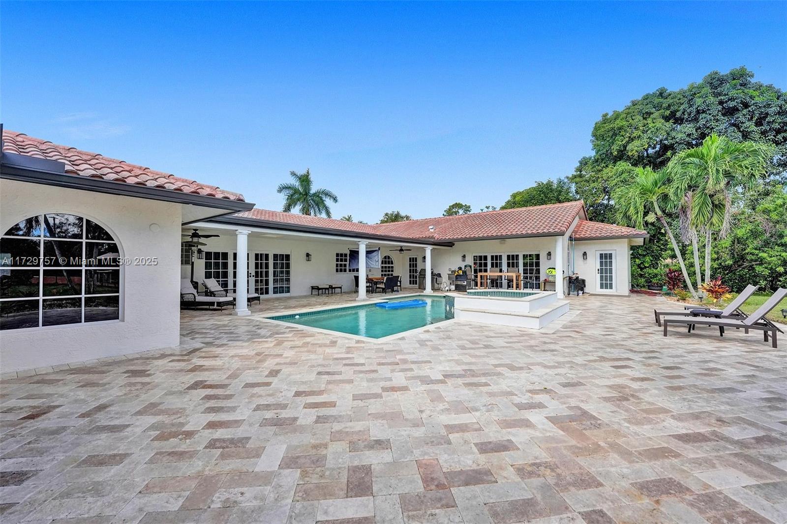 TAMARRON - Residential Lease