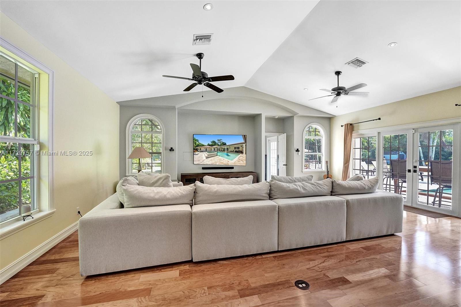 TAMARRON - Residential Lease