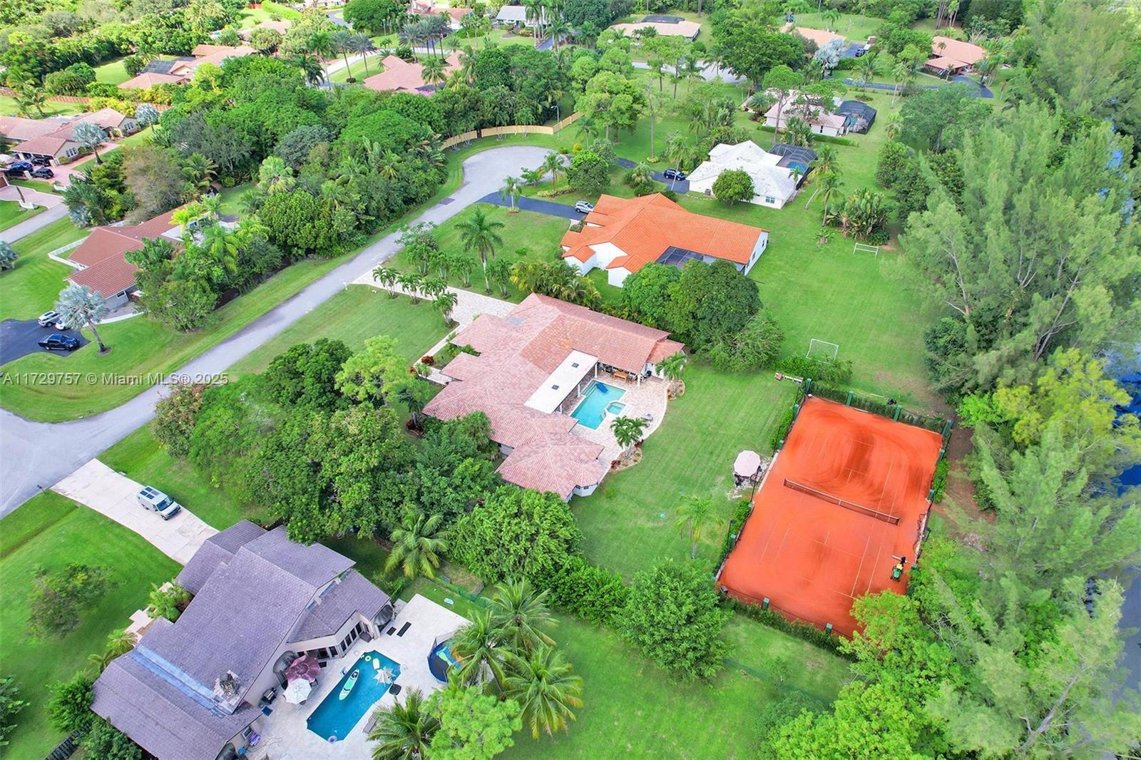 TAMARRON - Residential Lease