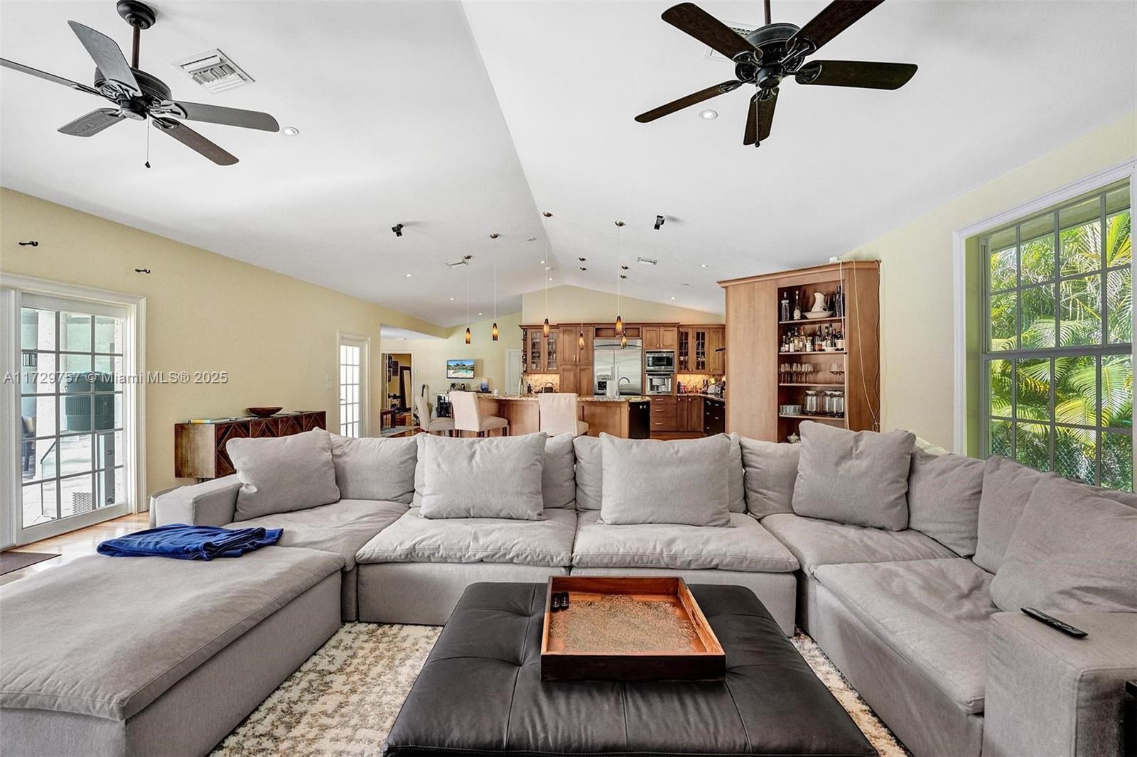 TAMARRON - Residential Lease