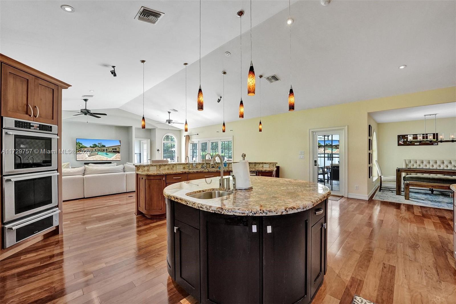 TAMARRON - Residential Lease