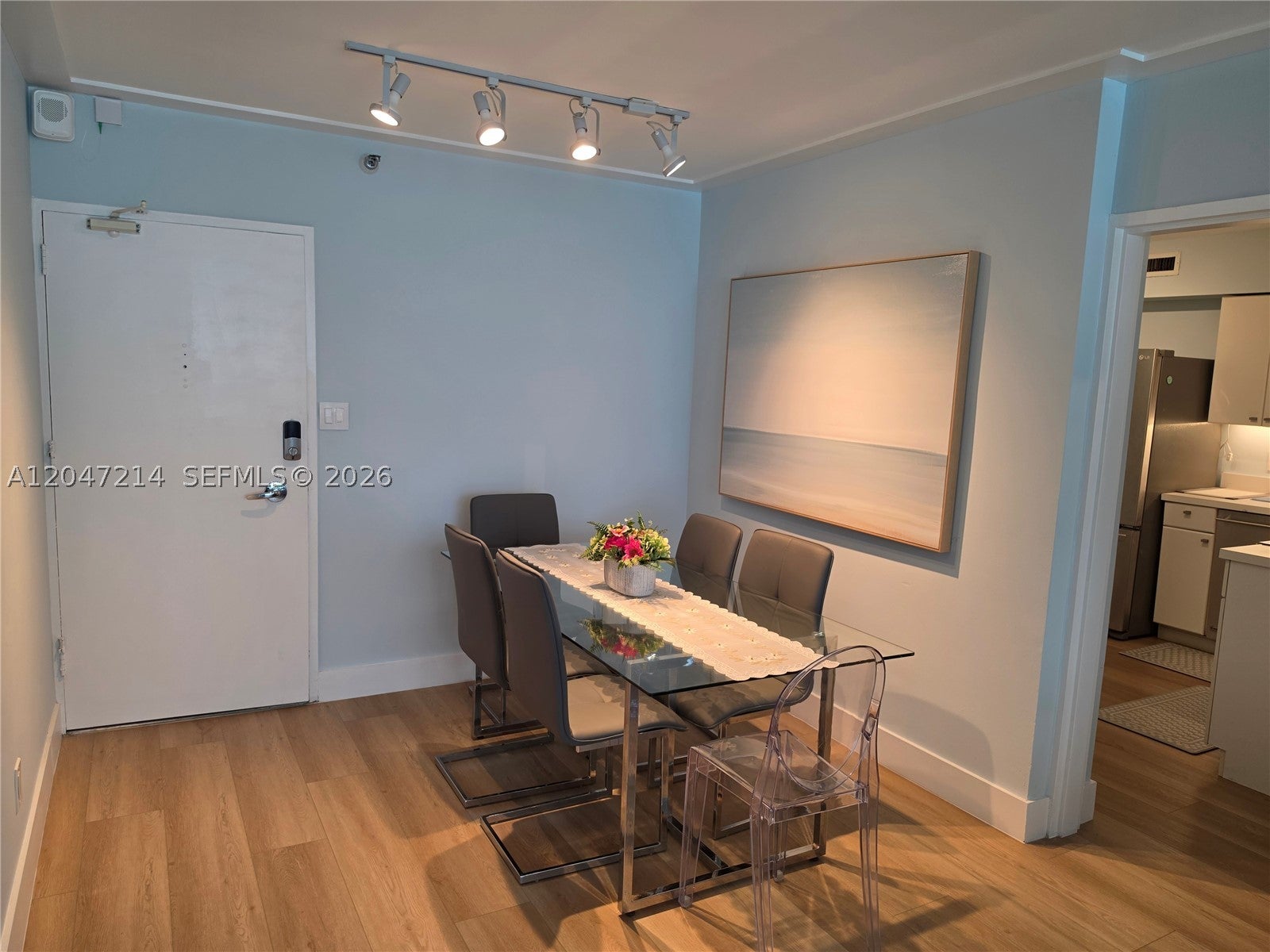 5151 Collins Ave 429