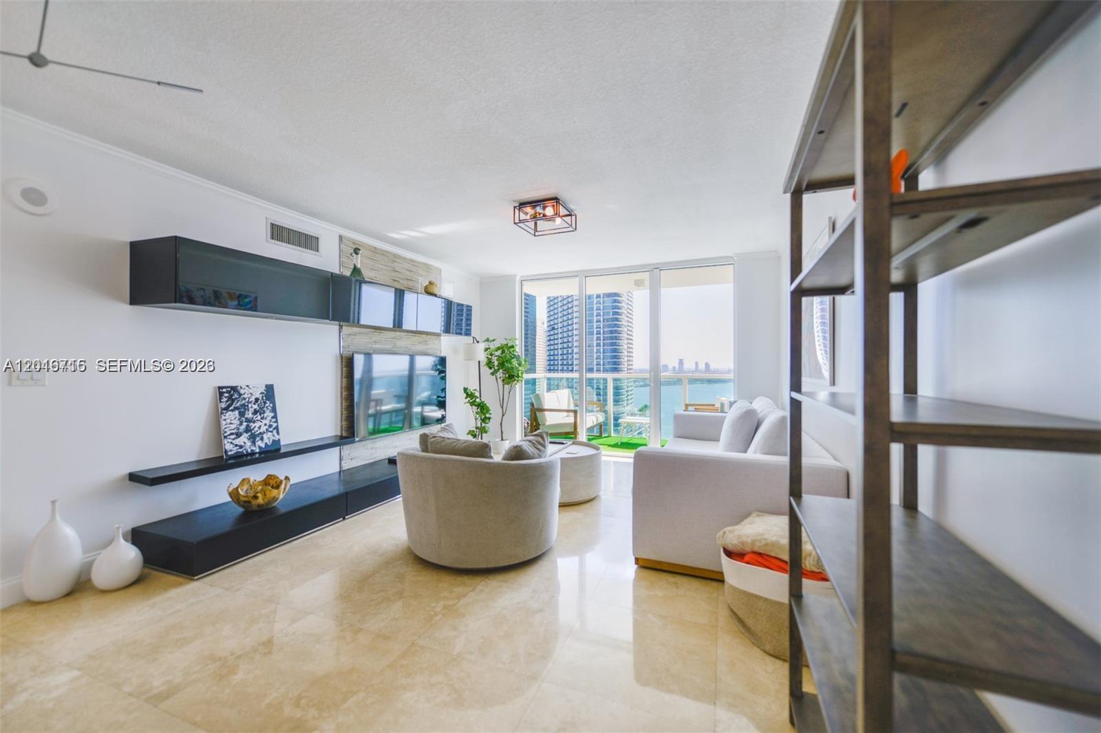 31 SE 5th St 3002