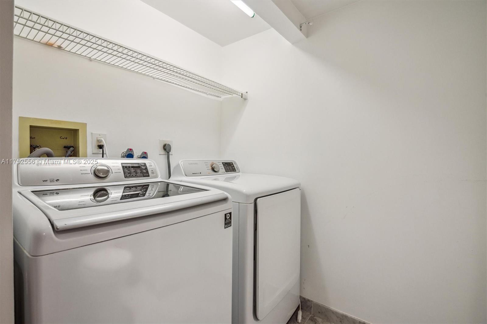 OCEANIA III CONDO - Residential
