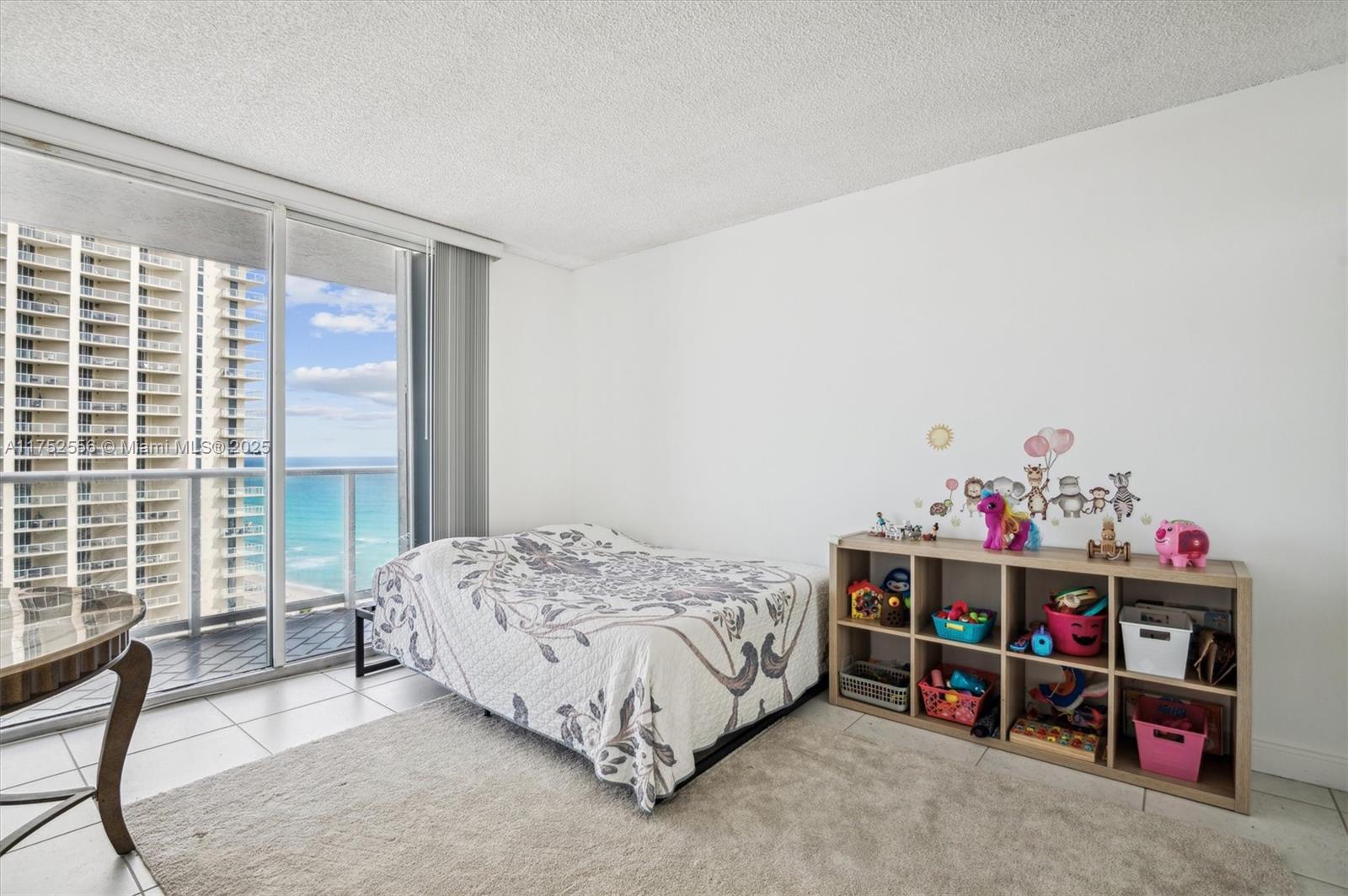 OCEANIA III CONDO - Residential