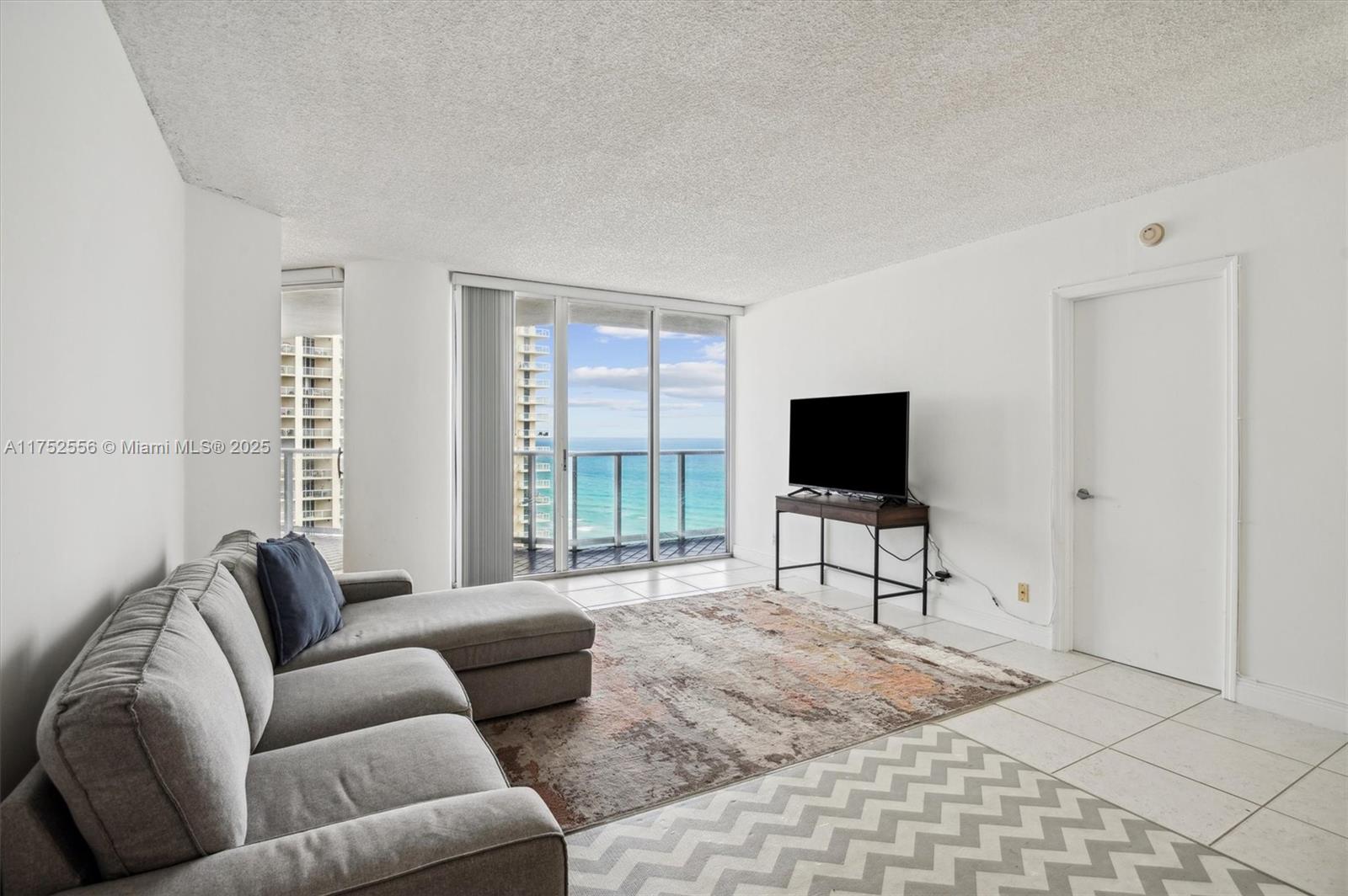 16485 Collins Ave 2035