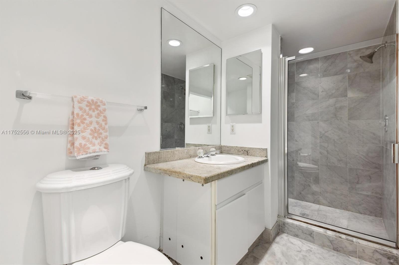 OCEANIA III CONDO - Residential
