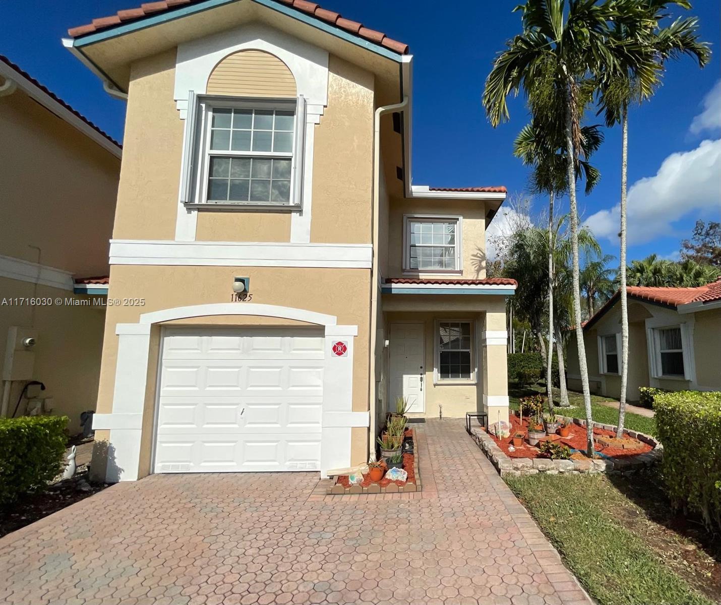 Property for Sale at 11625 Nw 47th Dr  , Coral Springs, Broward County, Florida - Bedrooms: 3 
Bathrooms: 3  - $465,000