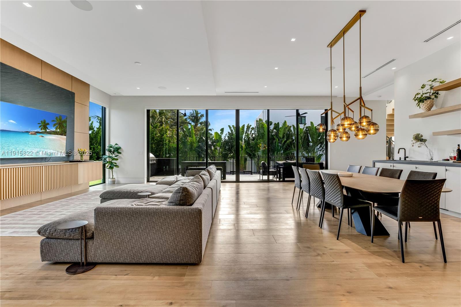 ALTOS DEL MAR NO 4 - Residential