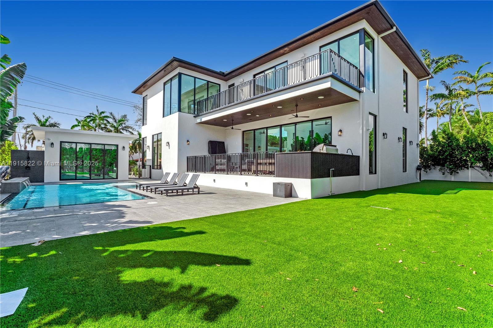 ALTOS DEL MAR NO 4 - Residential