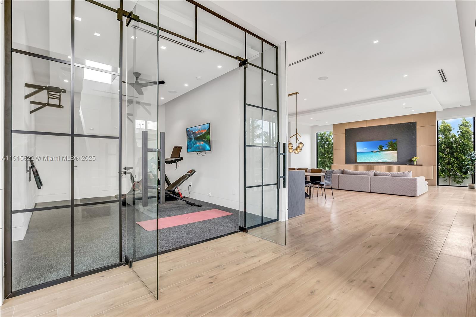 ALTOS DEL MAR NO 4 - Residential