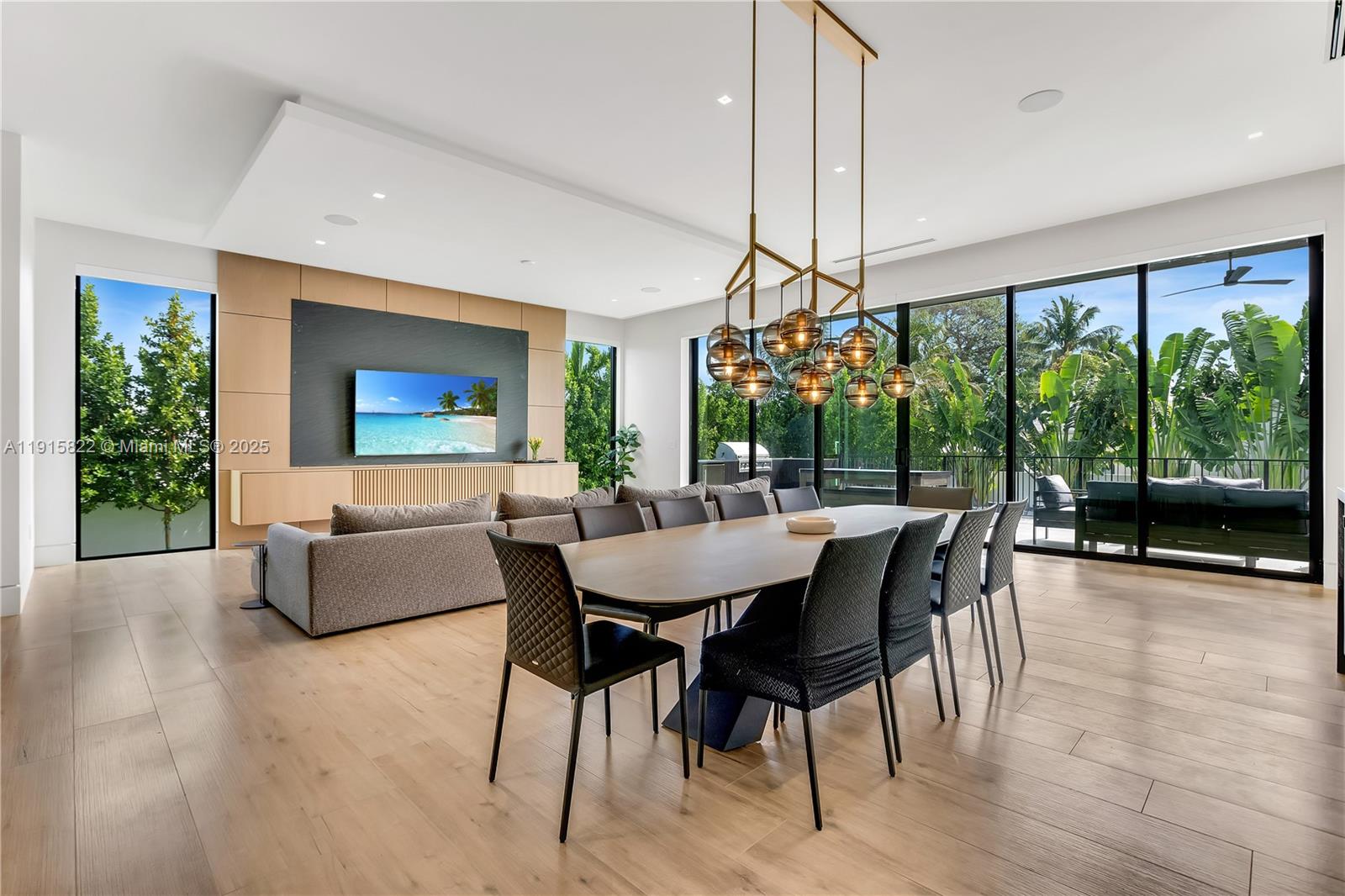 ALTOS DEL MAR NO 4 - Residential