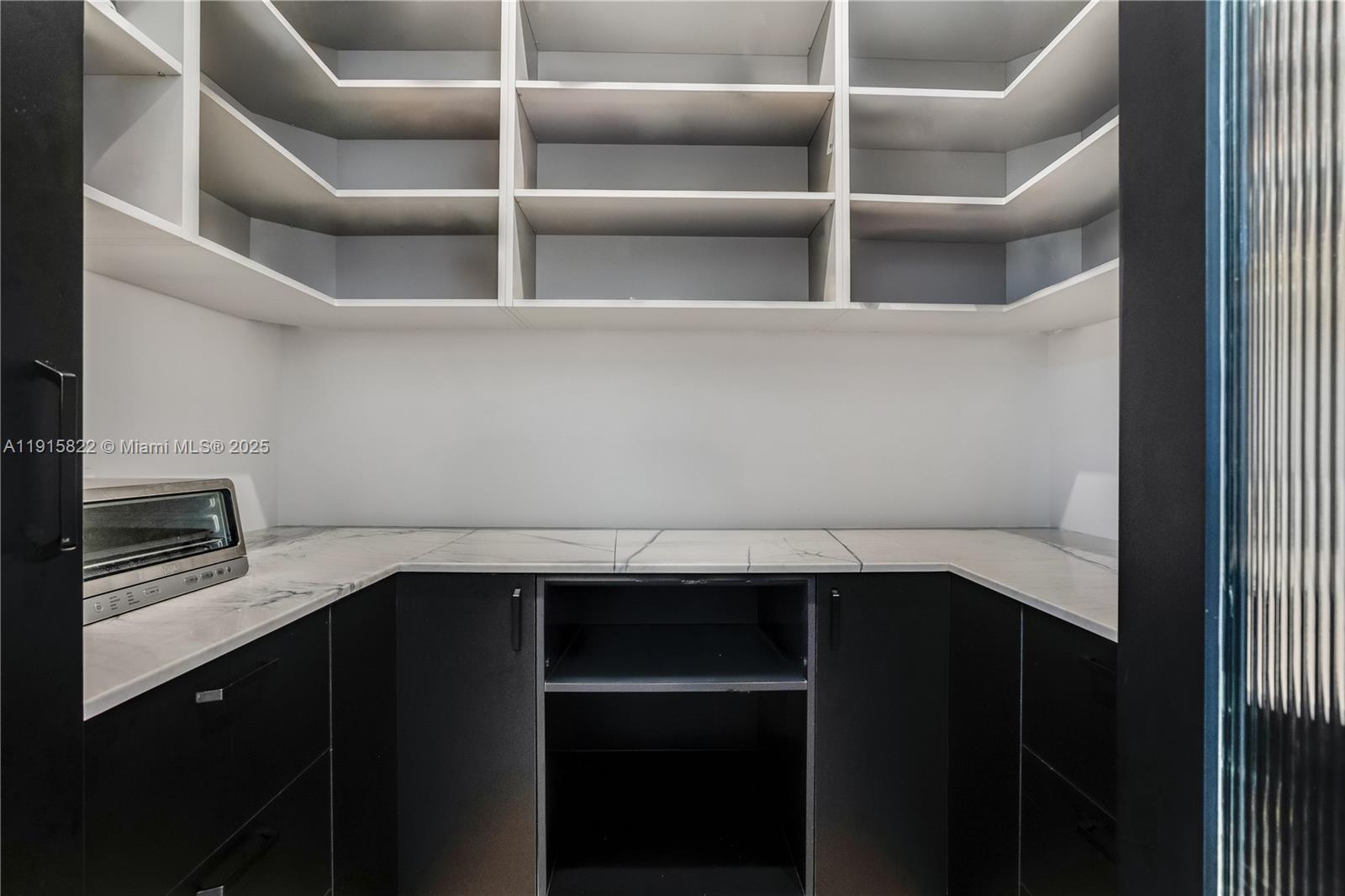 ALTOS DEL MAR NO 4 - Residential