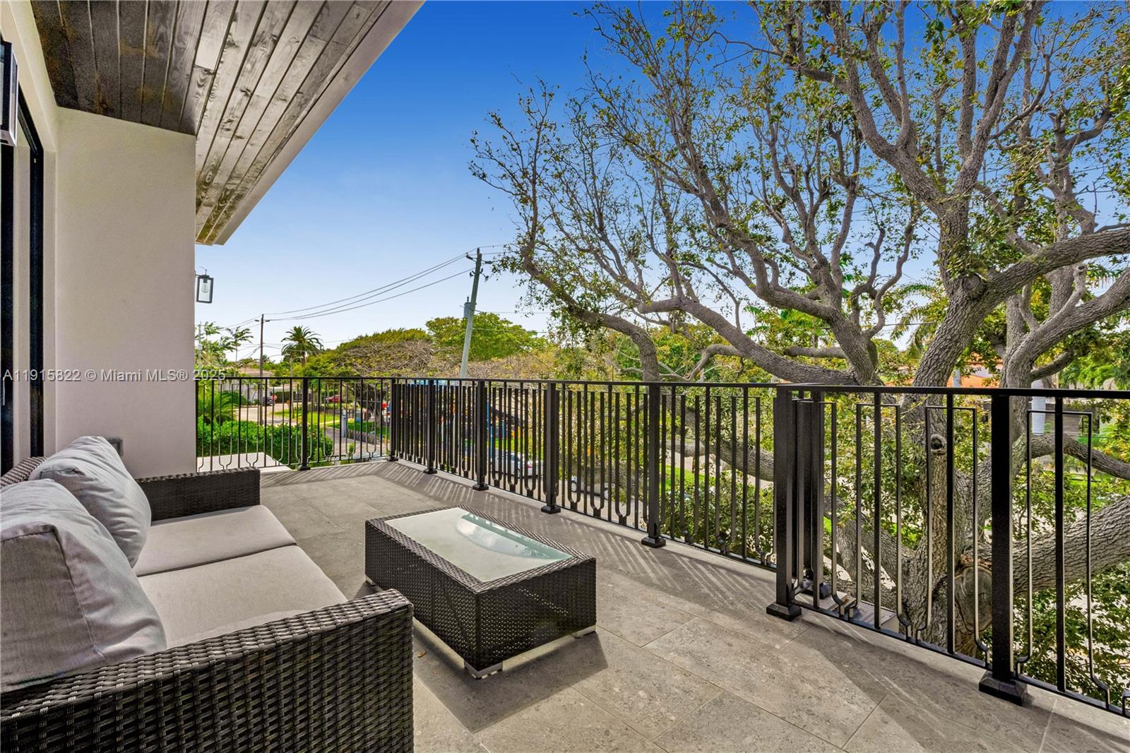 ALTOS DEL MAR NO 4 - Residential