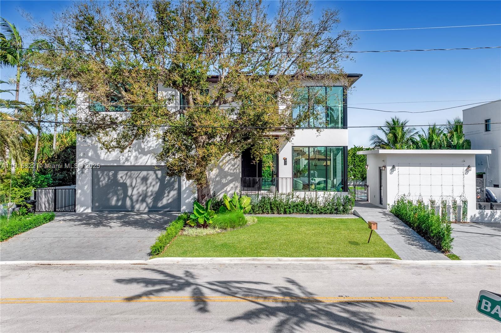 ALTOS DEL MAR NO 4 - Residential