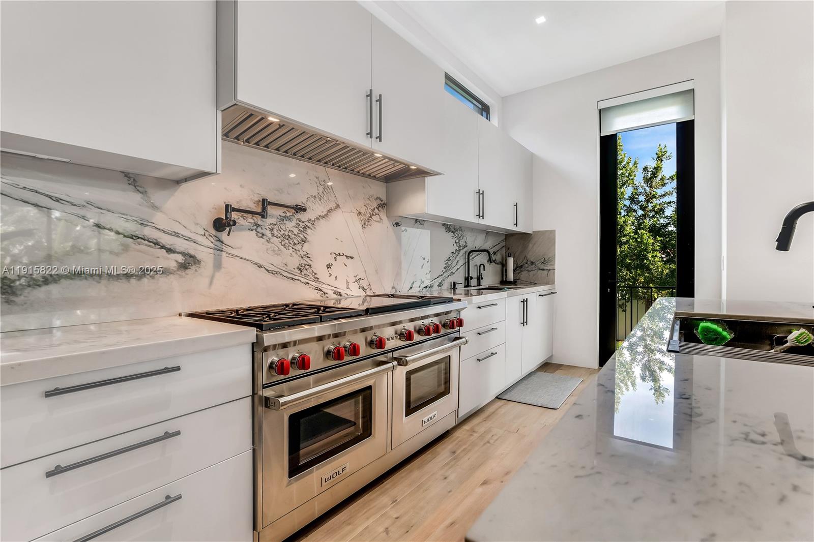 ALTOS DEL MAR NO 4 - Residential