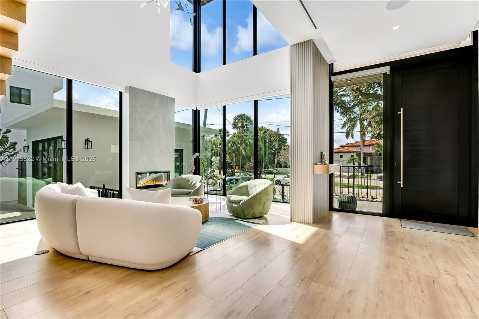 ALTOS DEL MAR NO 4 - Residential