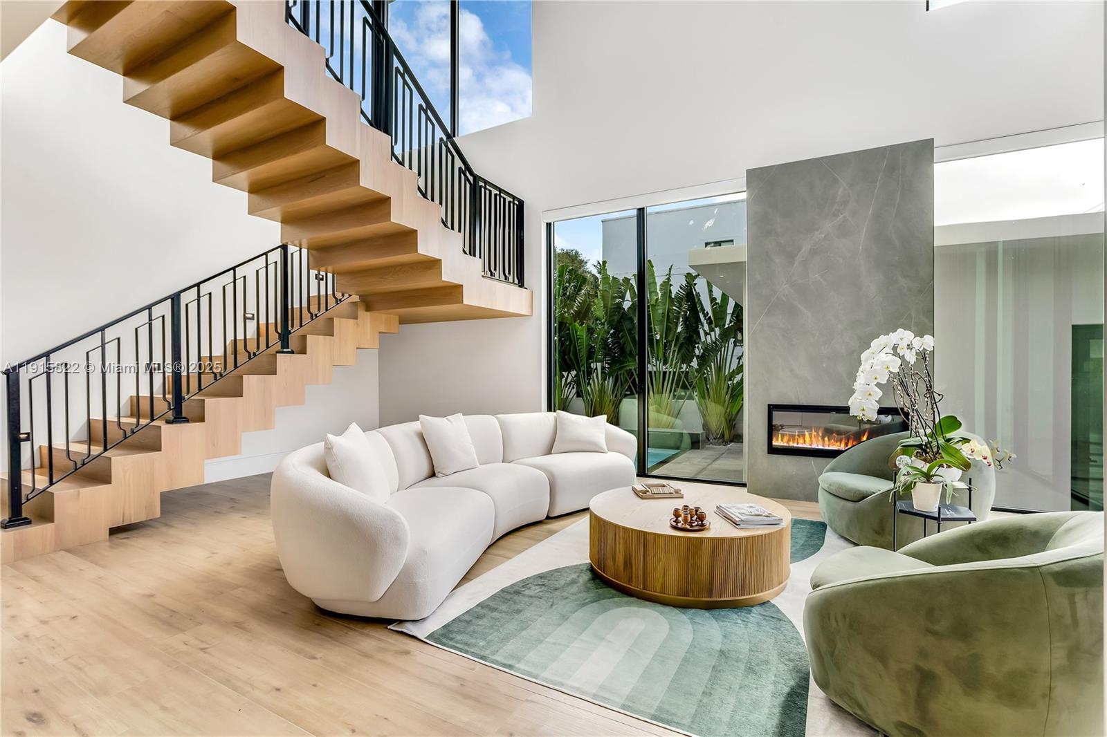 ALTOS DEL MAR NO 4 - Residential