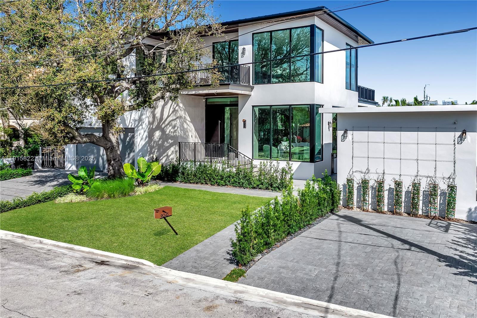 ALTOS DEL MAR NO 4 - Residential