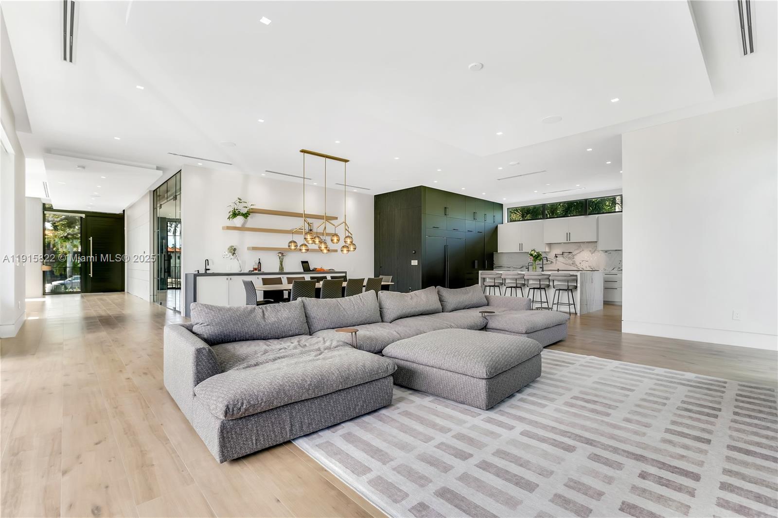 ALTOS DEL MAR NO 4 - Residential