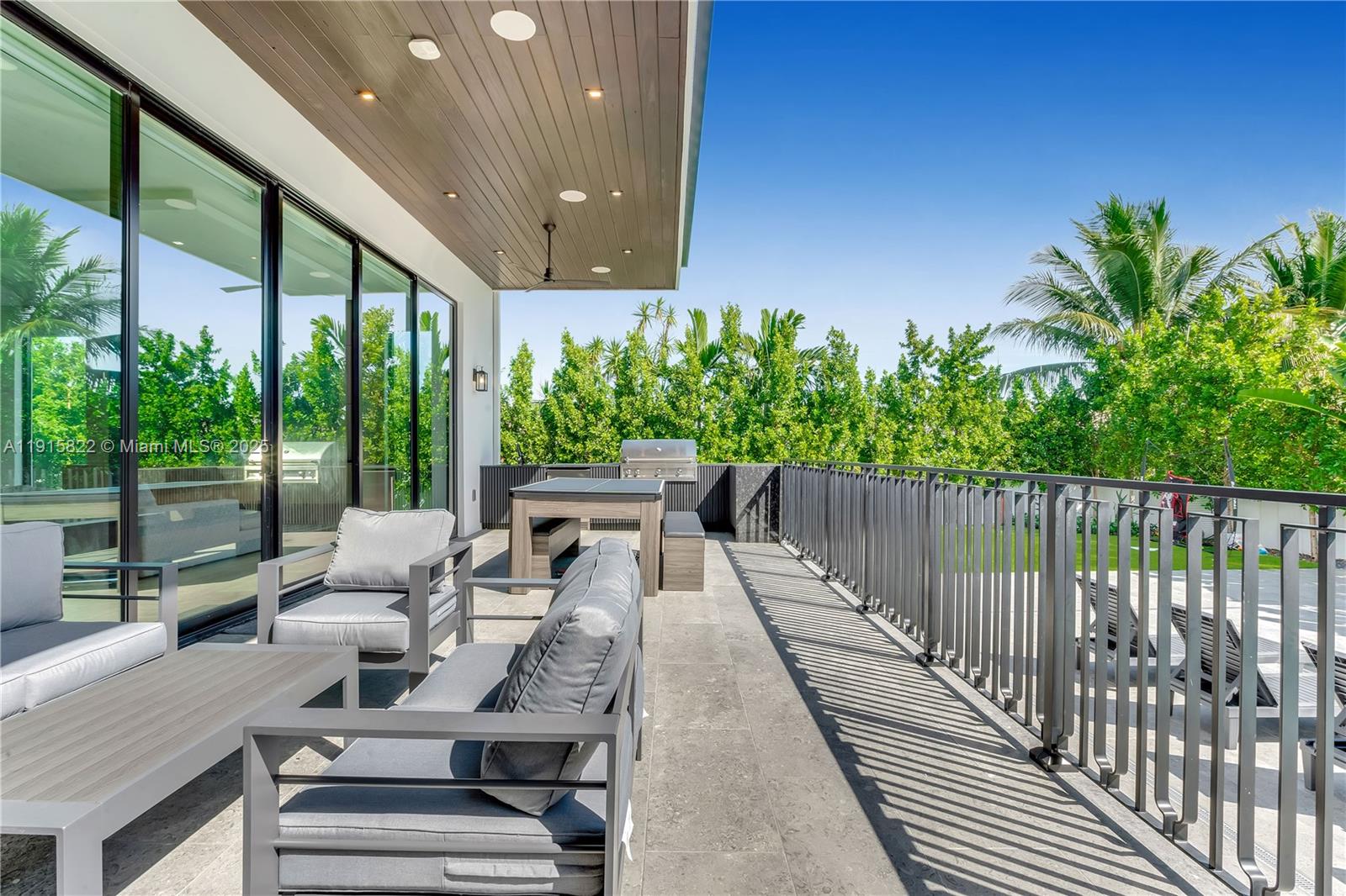 ALTOS DEL MAR NO 4 - Residential