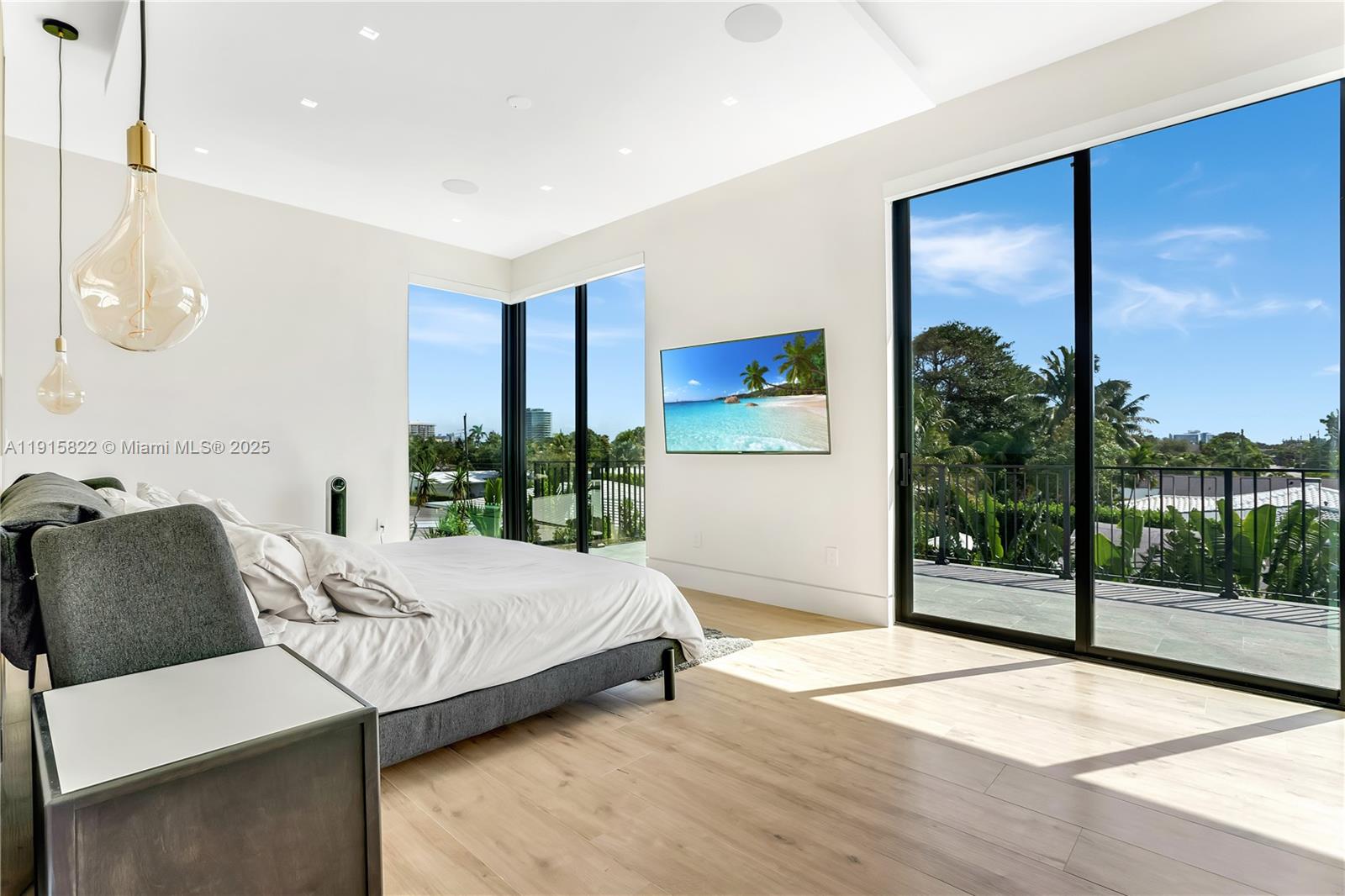 ALTOS DEL MAR NO 4 - Residential