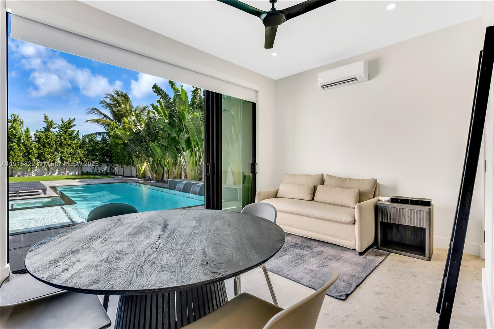 ALTOS DEL MAR NO 4 - Residential