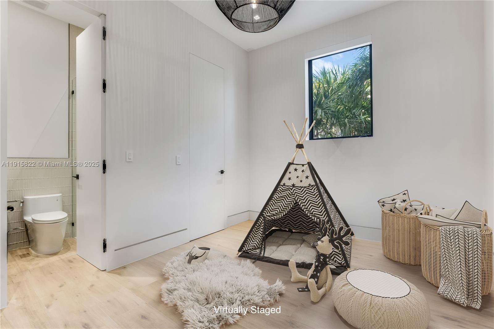 ALTOS DEL MAR NO 4 - Residential