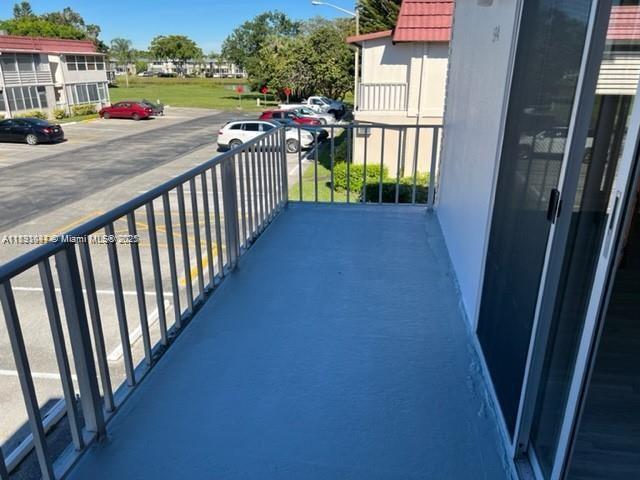 KINGS POINT SAXONY CONDOS - Residential