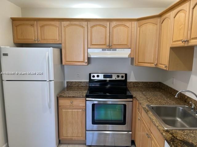 KINGS POINT SAXONY CONDOS - Residential