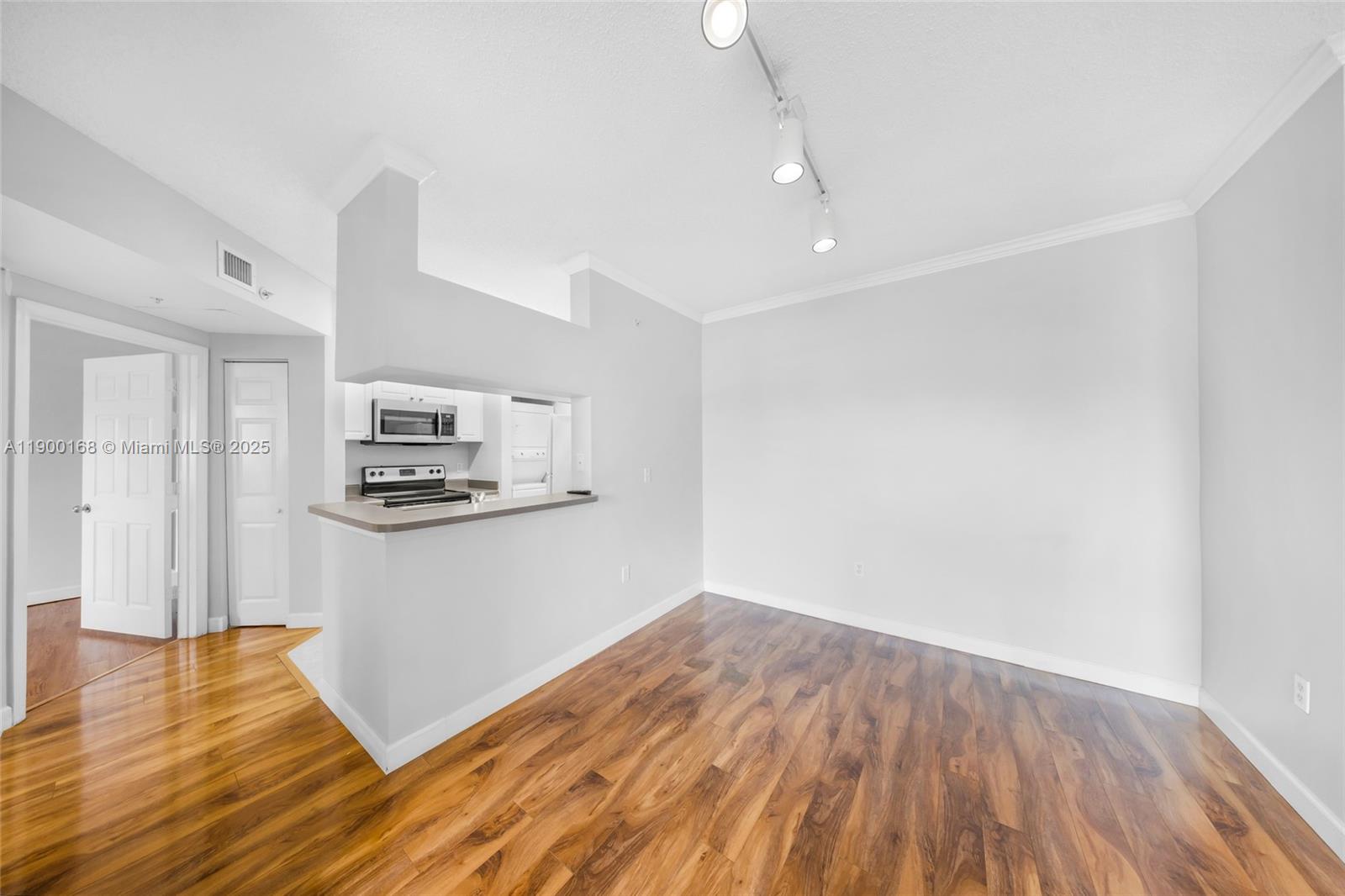 17125 N Bay Rd 3301