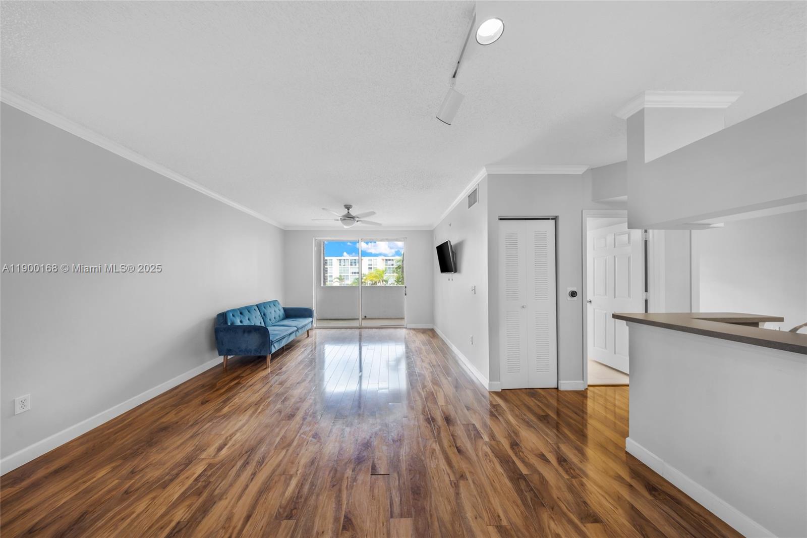 17125 N Bay Rd 3301