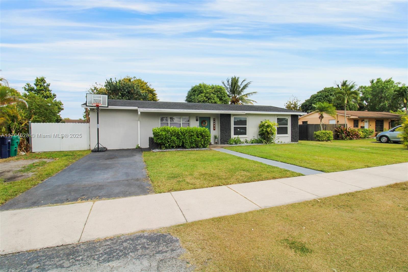 FAIRWAY ESTATES SEC FOUR - Residential