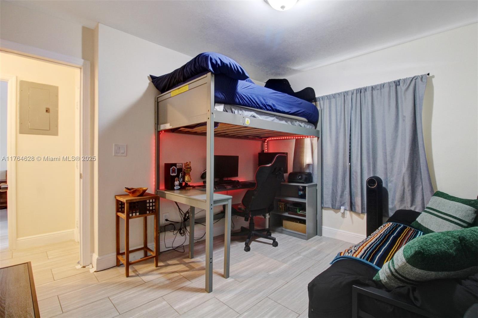 FAIRWAY ESTATES SEC FOUR - Residential