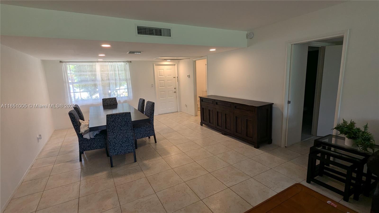 903 Cypress Ter Ter 103, Pompano Beach, Broward County, Florida - 3 Bedrooms  
2 Bathrooms - 