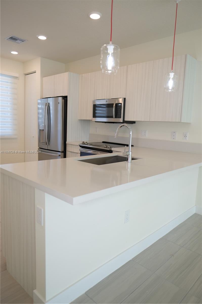 LANDMARK AT DORAL CONDO N - Residential Lease
