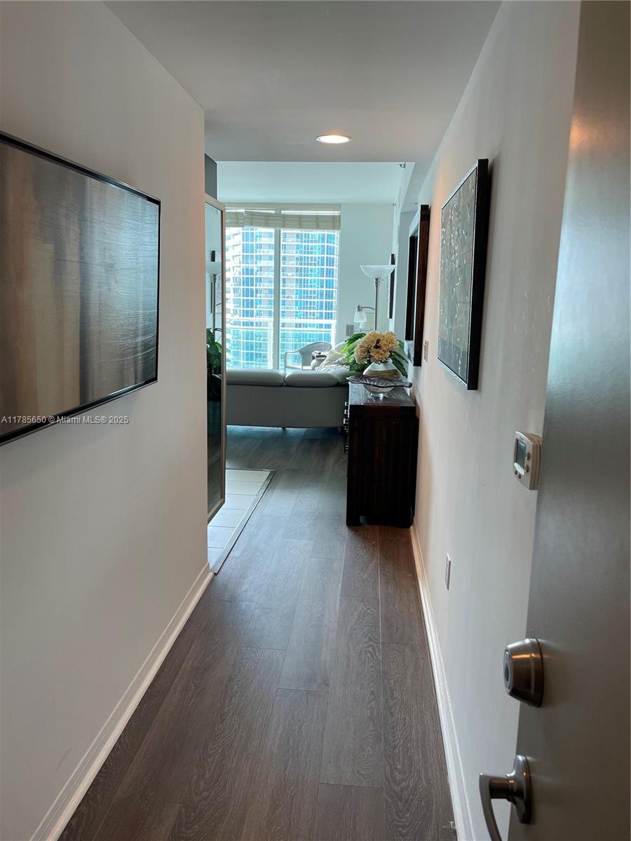 Property for Sale at 950 Brickell Bay Dr 2907, Miami, Broward County, Florida - Bedrooms: 2 
Bathrooms: 2  - $745,000