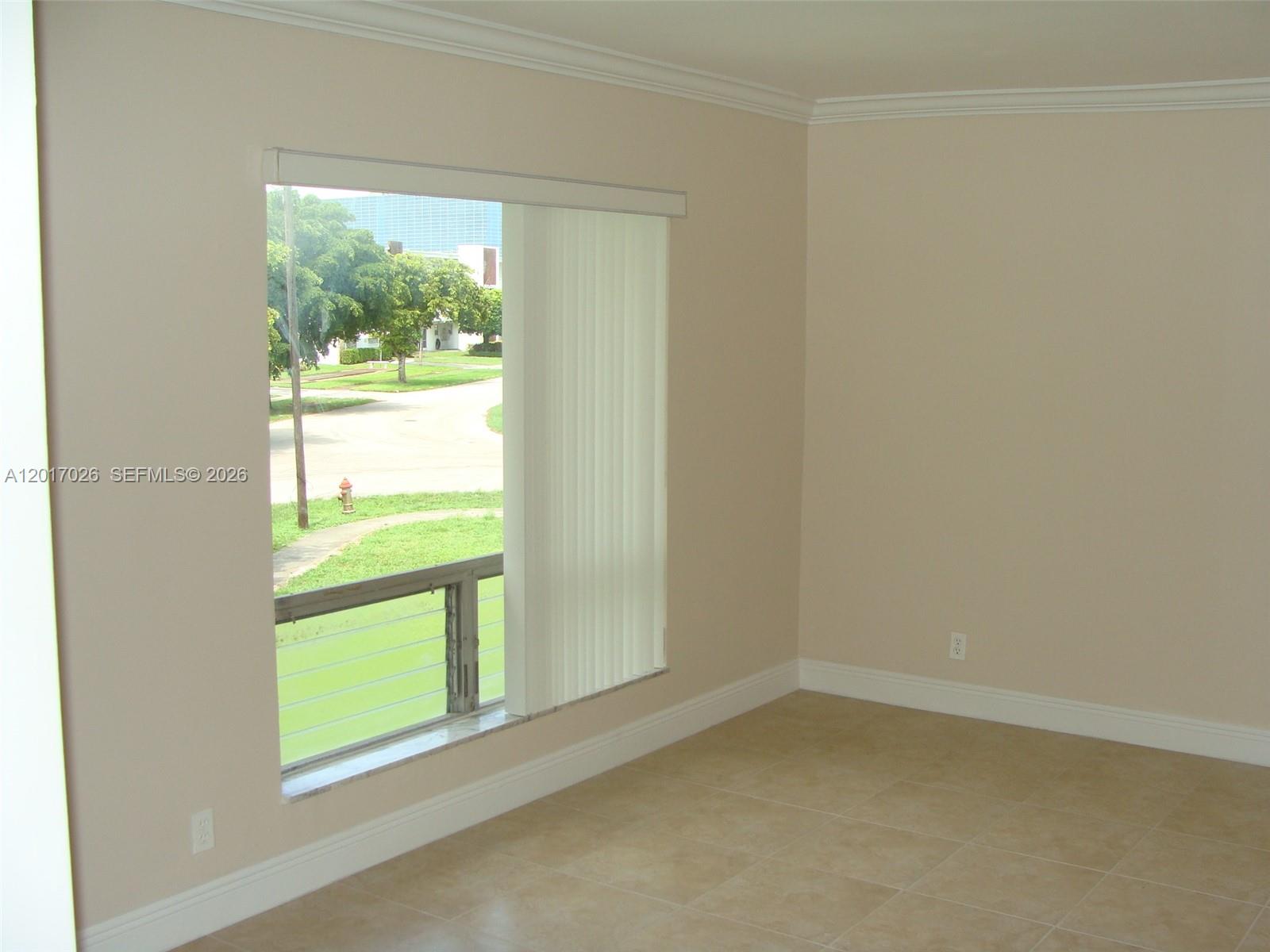 HOLLYWOOD HILLS - Residential Lease