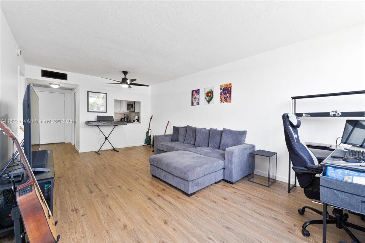9481 Evergreen Pl 206