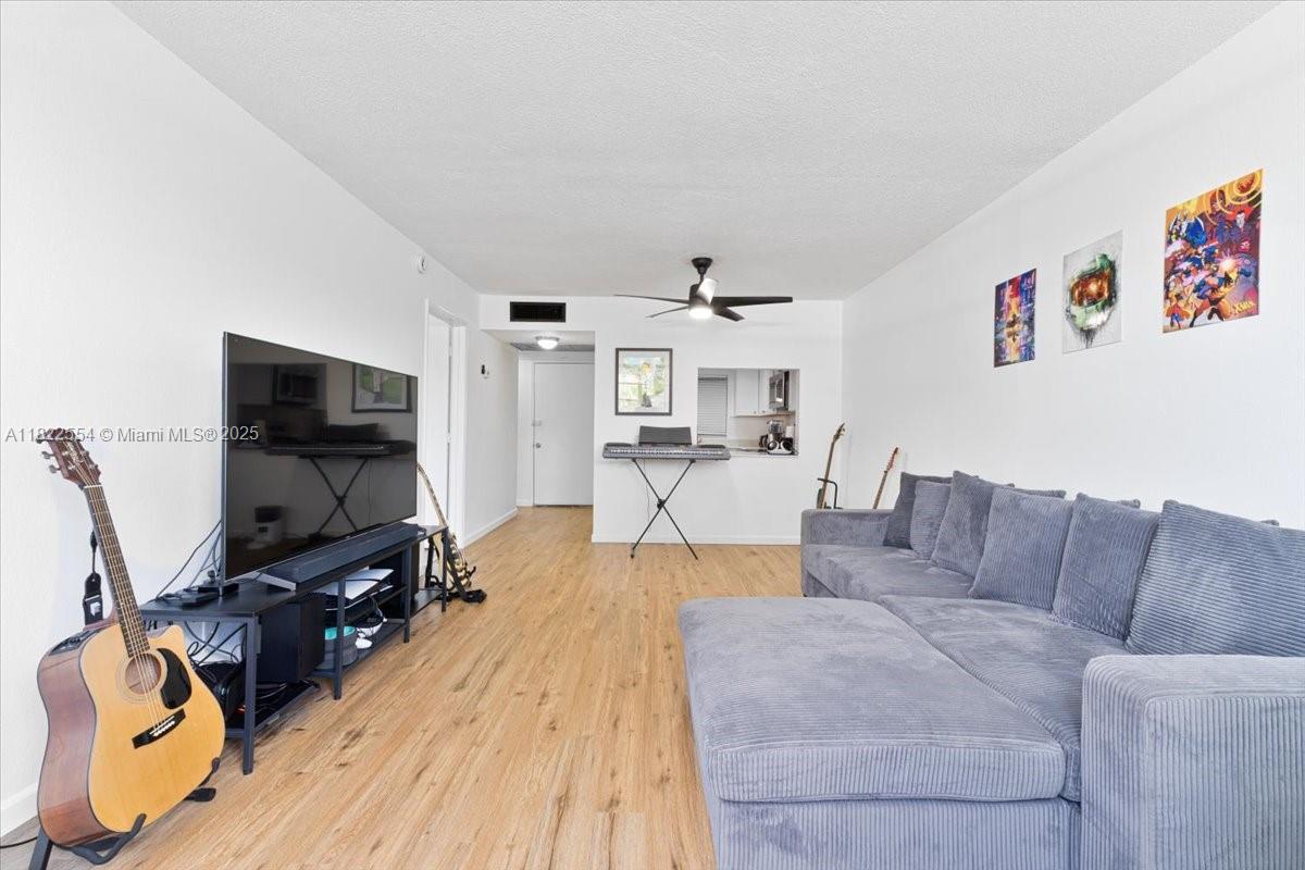 9481 Evergreen Pl 206