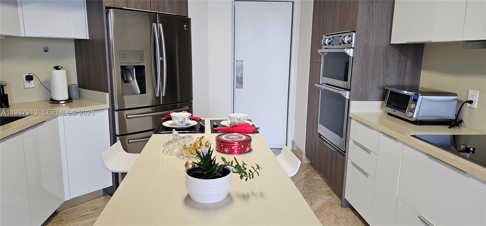 ONE ISLAND PLACE CONDO II - Residential