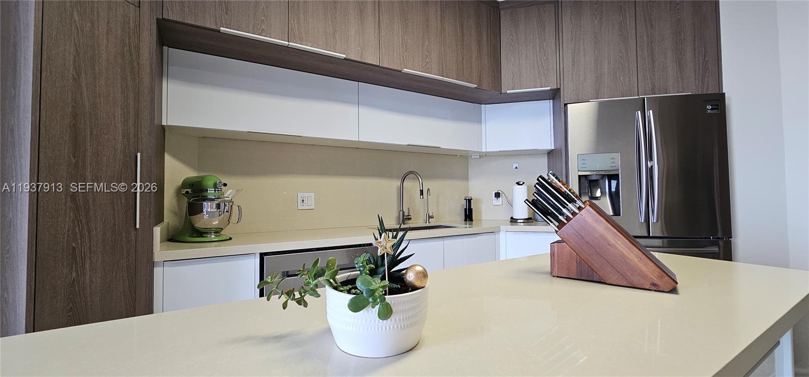 ONE ISLAND PLACE CONDO II - Residential